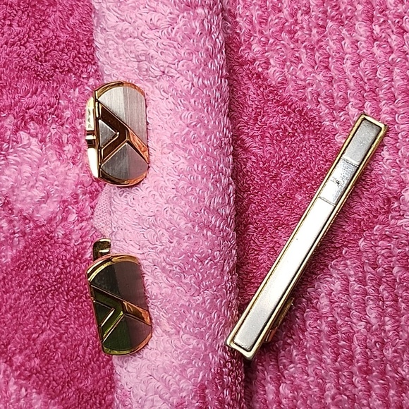 YSL Vintage 💯 Authentic  cufflinks box included - Picture 6 of 11